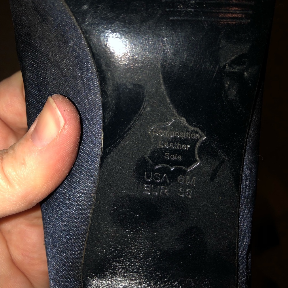 Navy Ruffle Heels - Picture 3 of 3